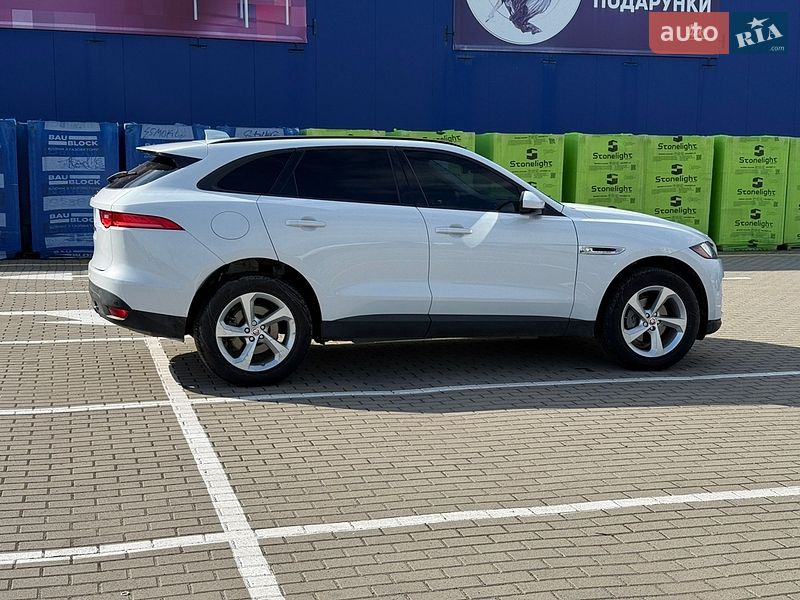Внедорожник / Кроссовер Jaguar F-Pace 2017 в Нововолынске