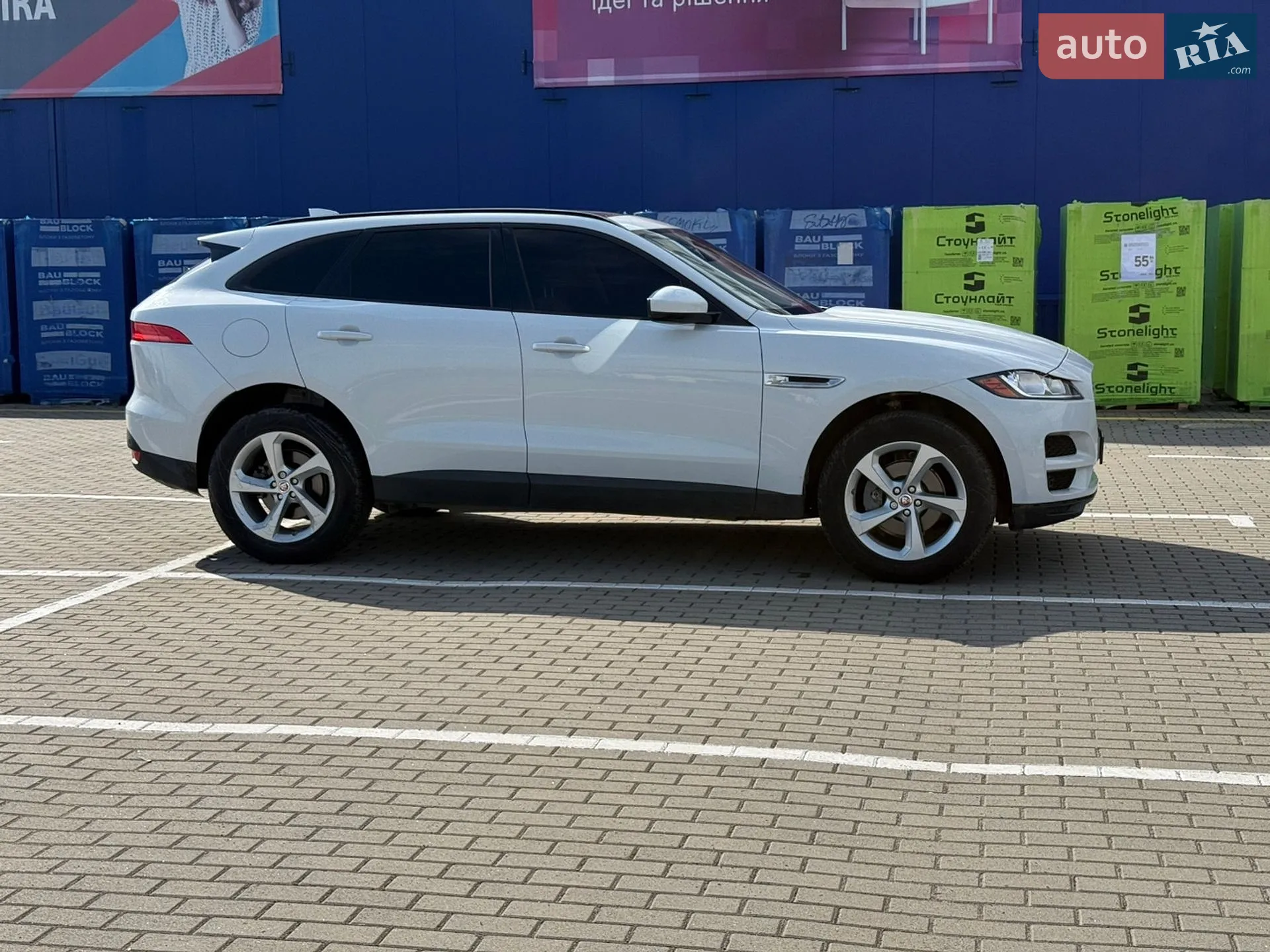 2017 Jaguar F-Pace - мініатюра 13