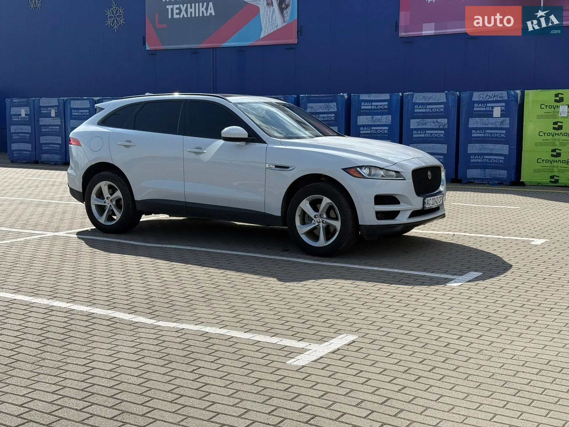 2017 Jaguar F-Pace - мініатюра 14
