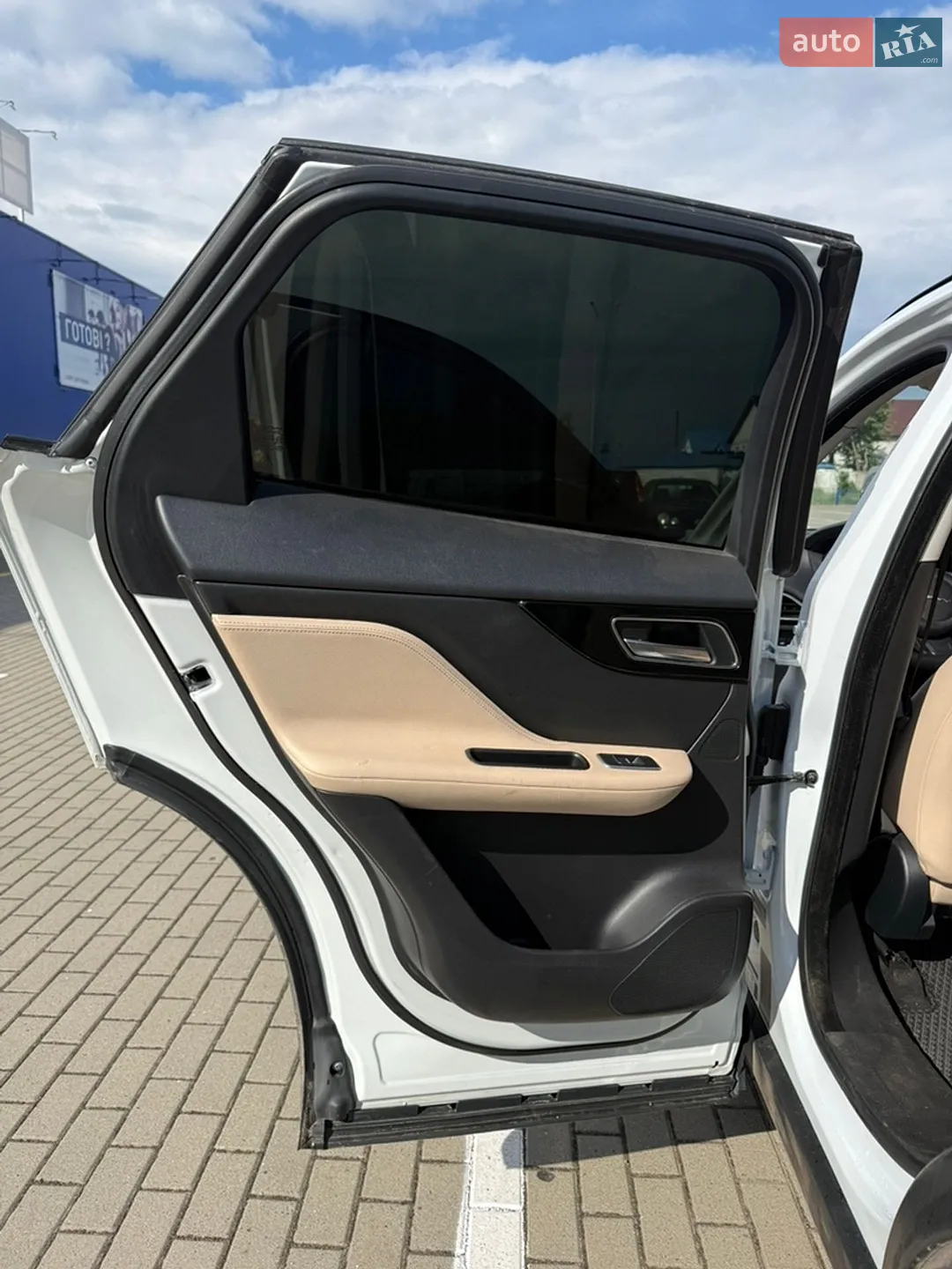 2017 Jaguar F-Pace - мініатюра 18