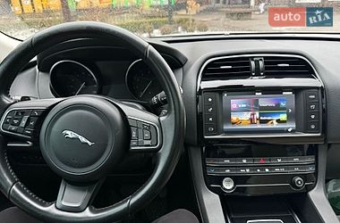 Внедорожник / Кроссовер Jaguar F-Pace 2017 в Нововолынске