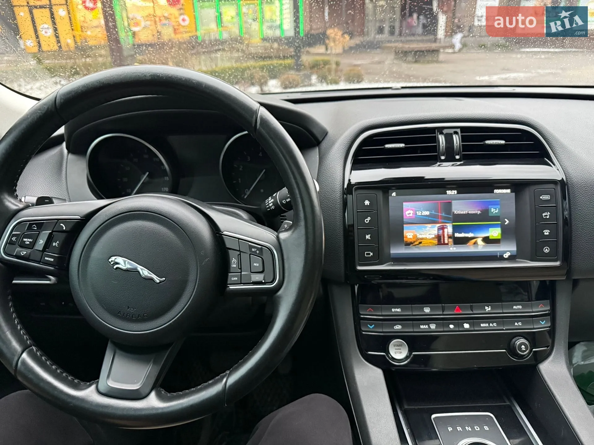 2017 Jaguar F-Pace - мініатюра 25