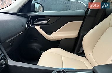 Внедорожник / Кроссовер Jaguar F-Pace 2017 в Нововолынске