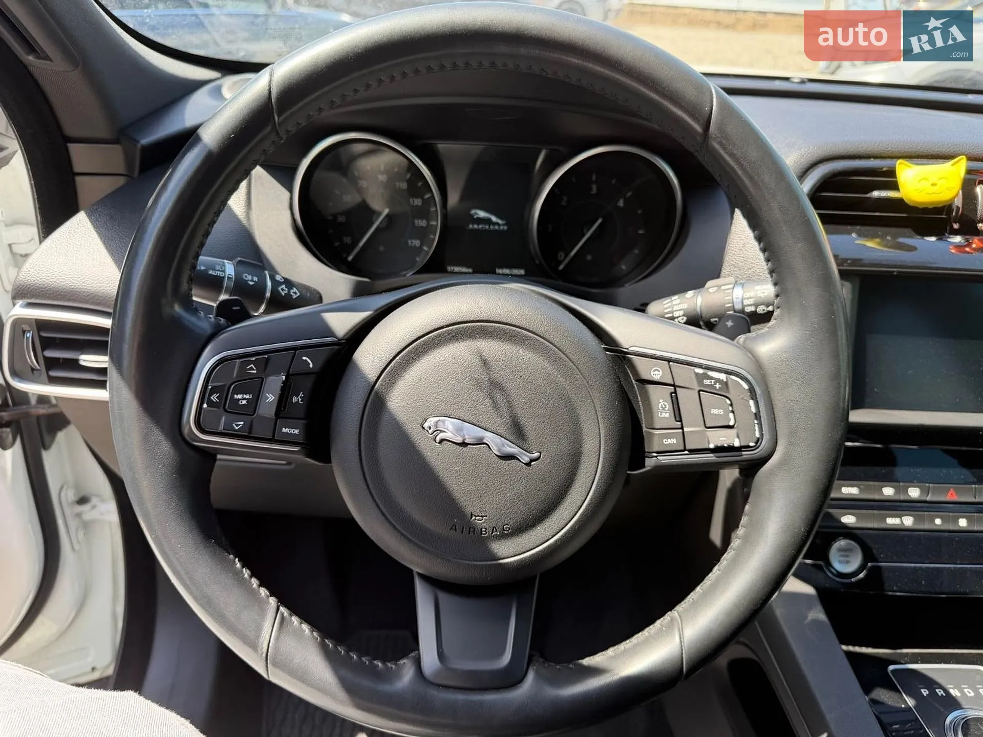 2017 Jaguar F-Pace - мініатюра 14