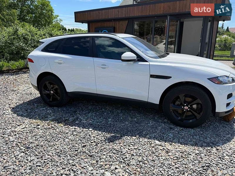 Позашляховик / Кросовер Jaguar F-Pace 2017 в Чернівцях