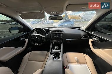 Внедорожник / Кроссовер Jaguar F-Pace 2016 в Киеве