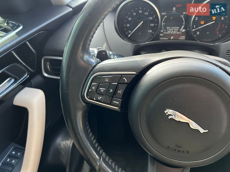 Внедорожник / Кроссовер Jaguar F-Pace 2016 в Киеве