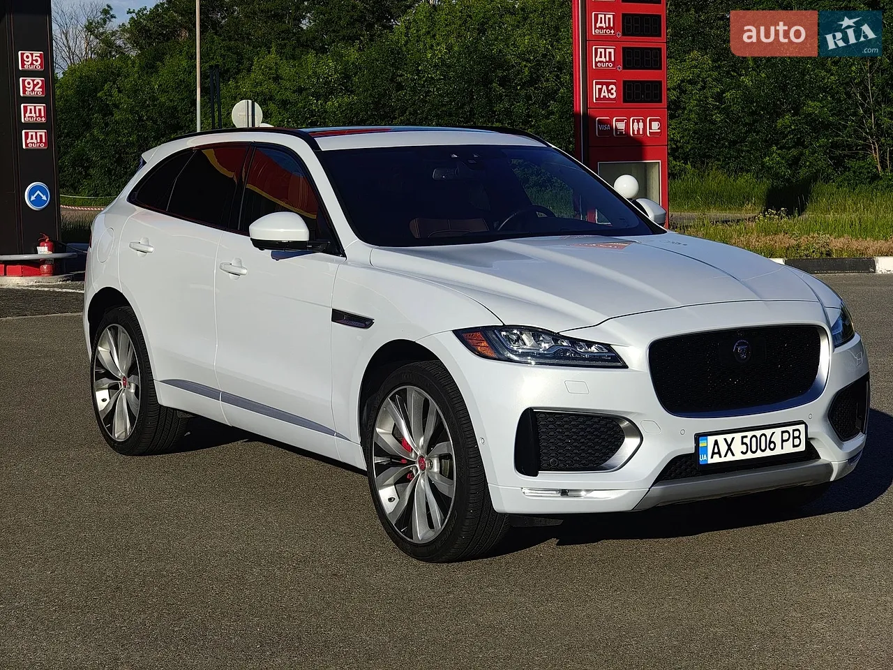 2017 Jaguar F-Pace - мініатюра 21