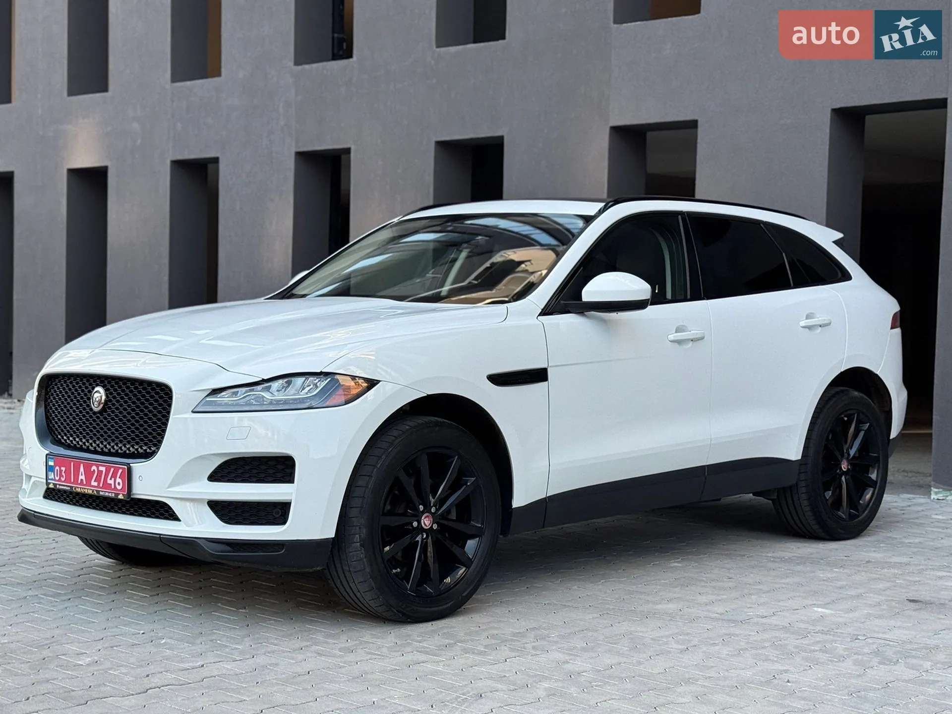 2017 Jaguar F-Pace - мініатюра 2
