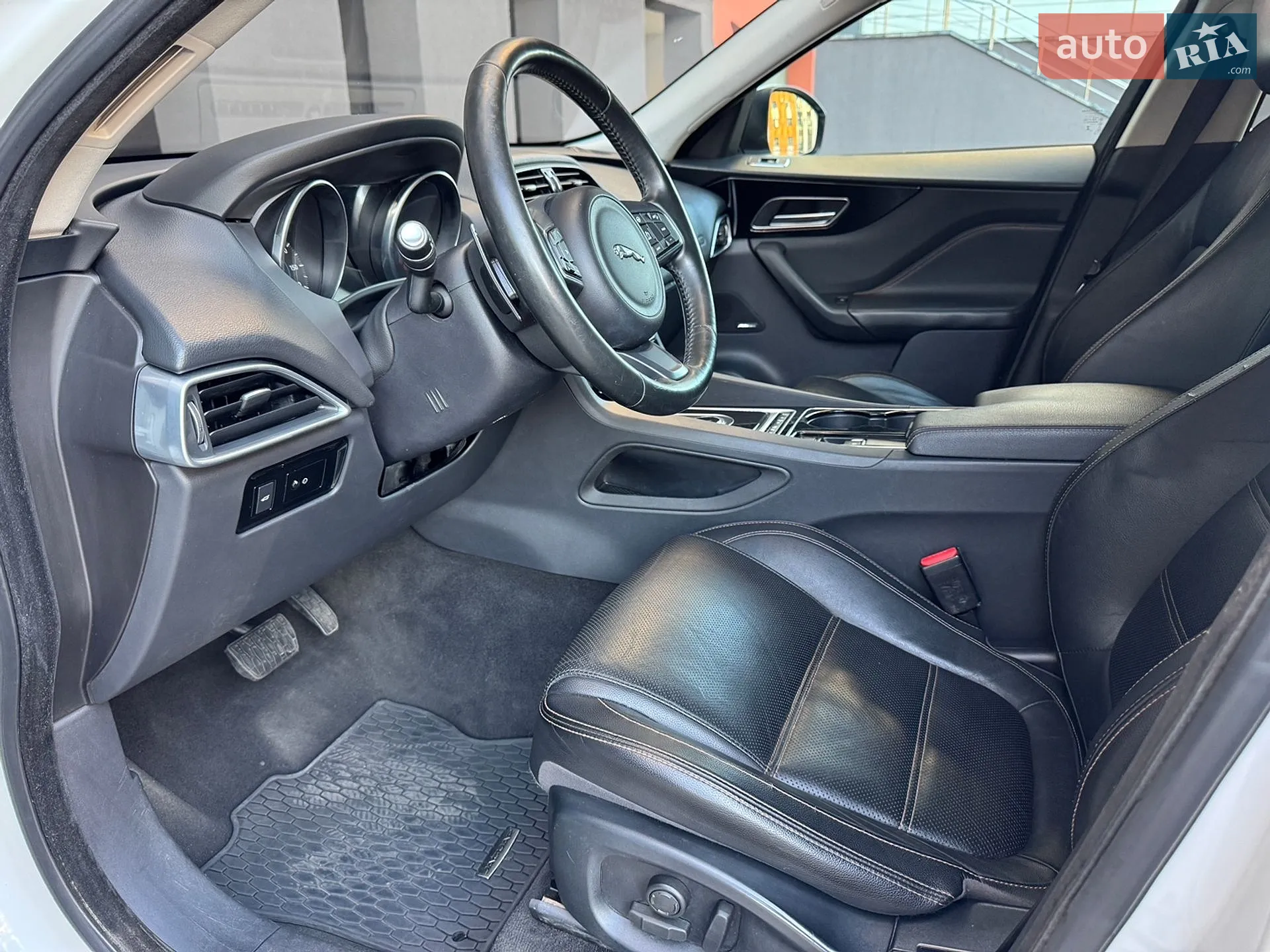 2017 Jaguar F-Pace - мініатюра 11