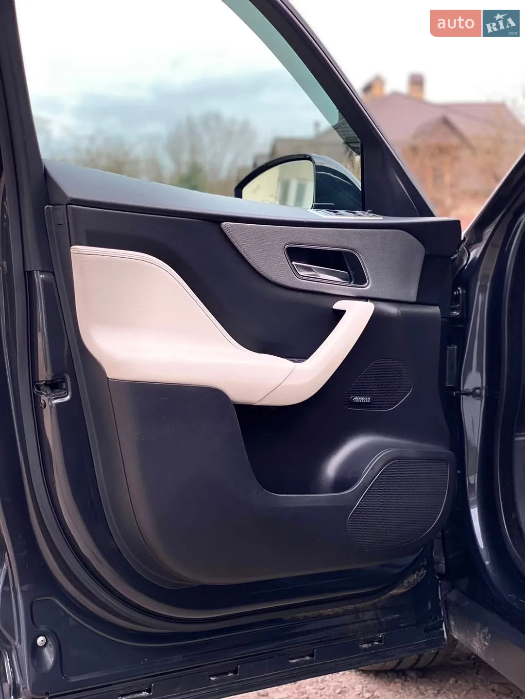 2018 Jaguar F-Pace - мініатюра 30
