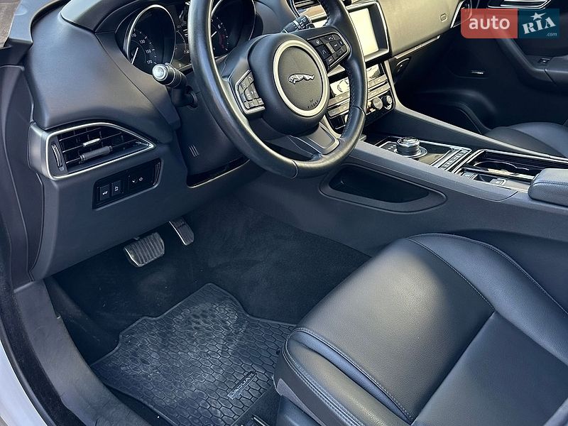 Внедорожник / Кроссовер Jaguar F-Pace 2018 в Киеве фото 18 Внедорожник / Кроссовер Jaguar F-Pace 2018 в Киеве