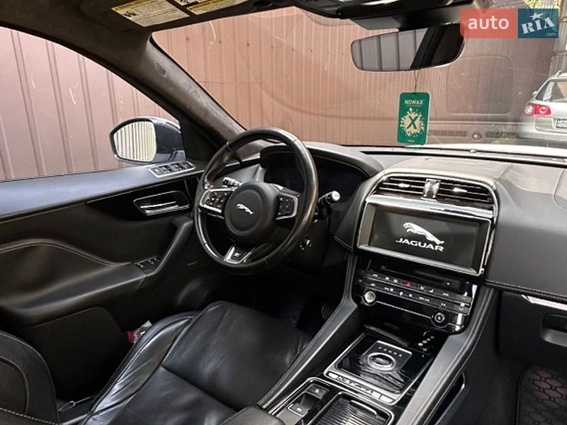 Позашляховик / Кросовер Jaguar F-Pace 2018 в Косові
