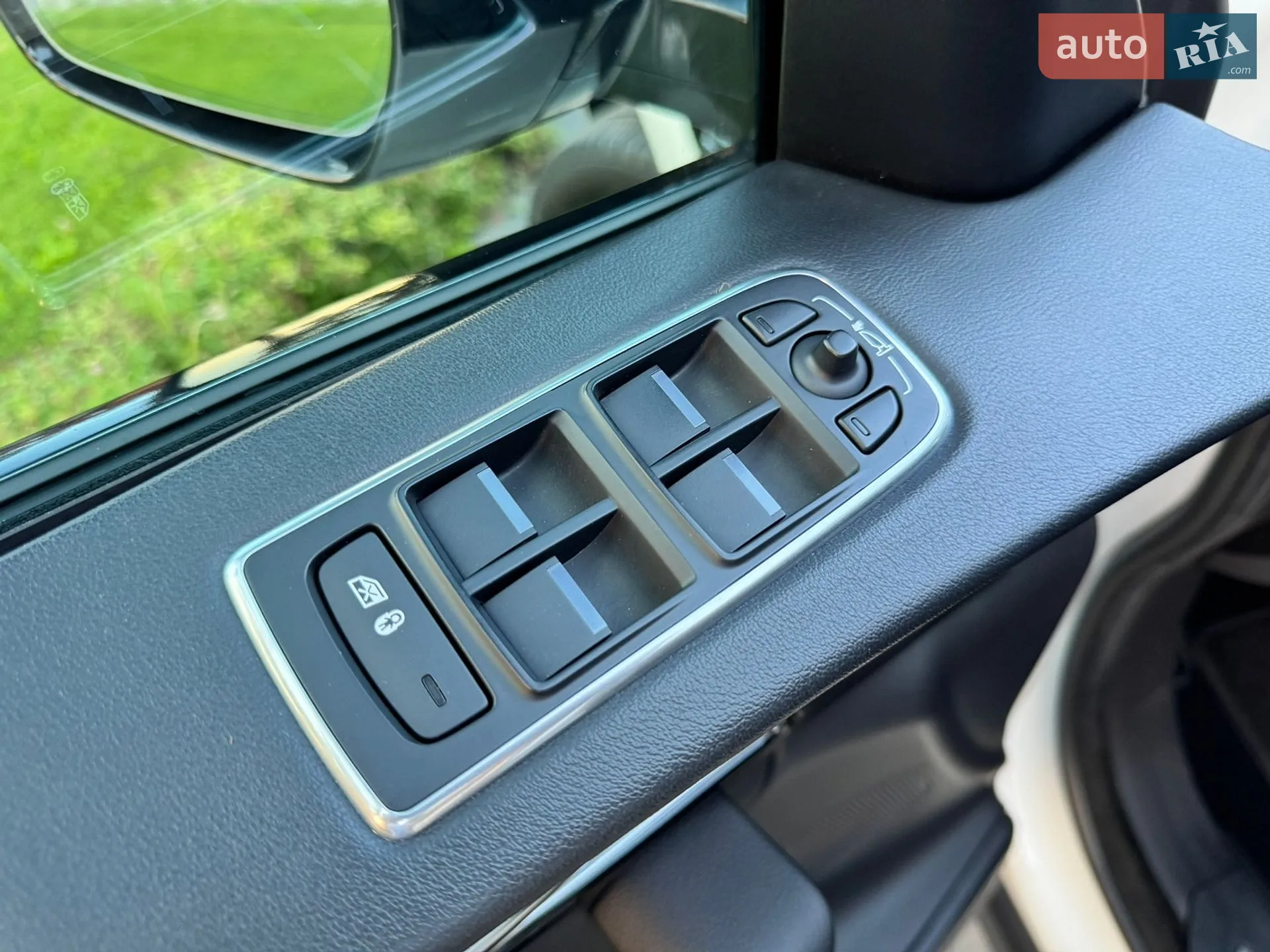 2019 Jaguar F-Pace - мініатюра 36