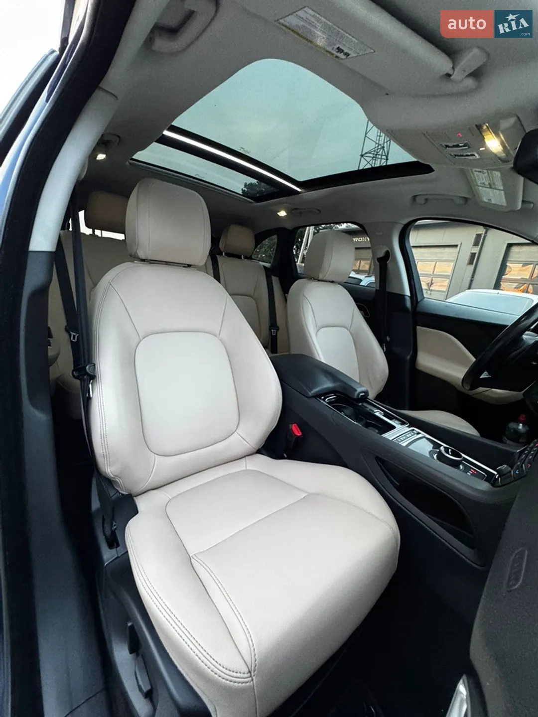 2018 Jaguar F-Pace - мініатюра 35