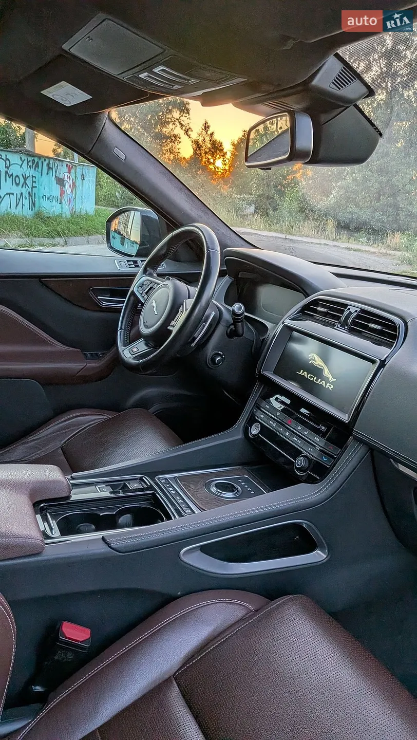 2018 Jaguar F-Pace - мініатюра 22