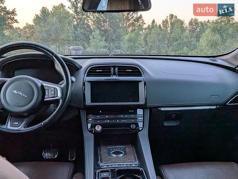 Внедорожник / Кроссовер Jaguar F-Pace 2018 в Киеве