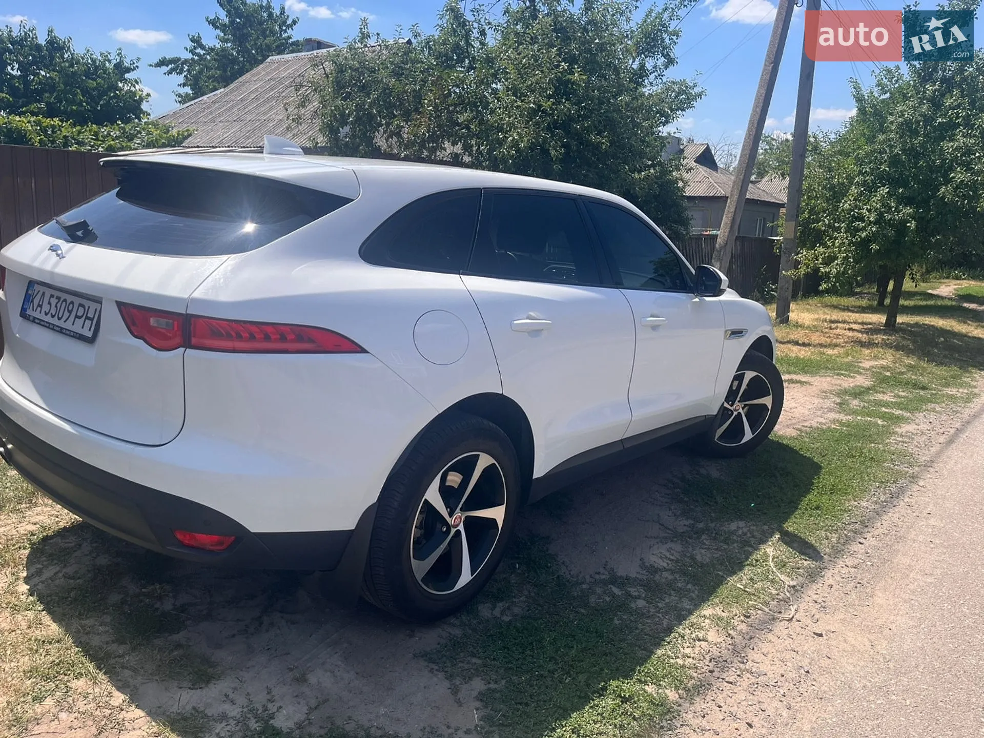 2016 Jaguar F-Pace - мініатюра 3