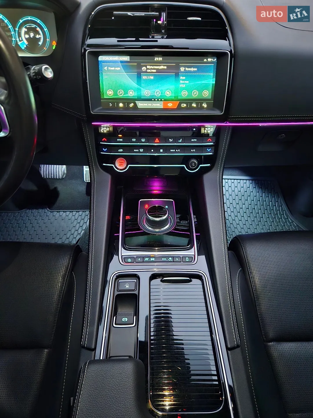 2017 Jaguar F-Pace - мініатюра 28