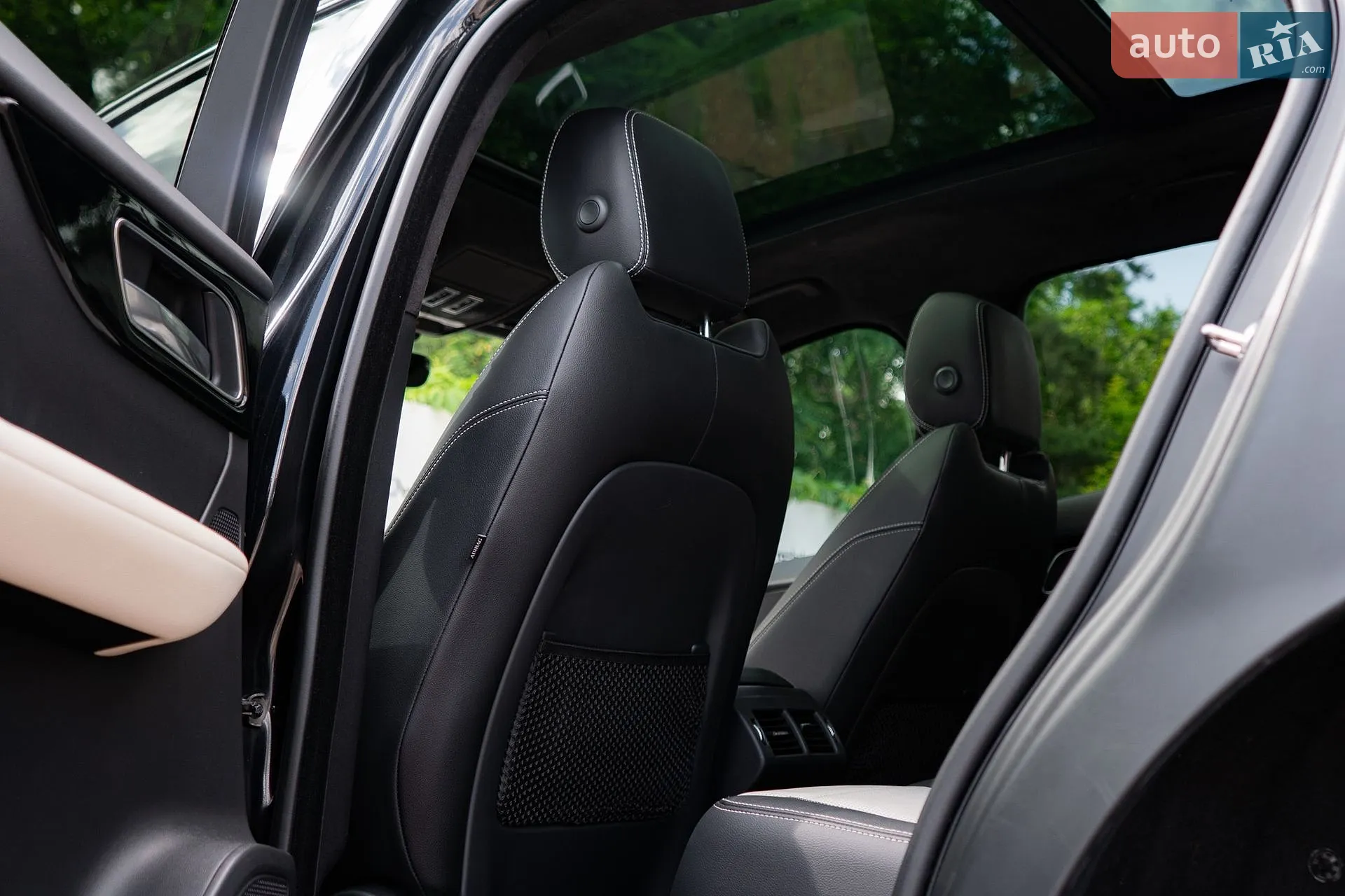 2019 Jaguar F-Pace - мініатюра 29