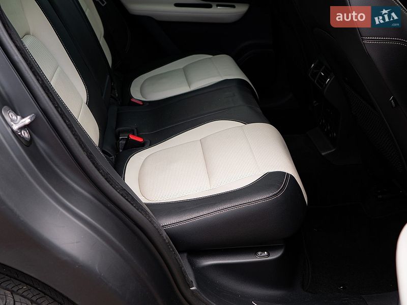 Внедорожник / Кроссовер Jaguar F-Pace 2019 в Киеве
