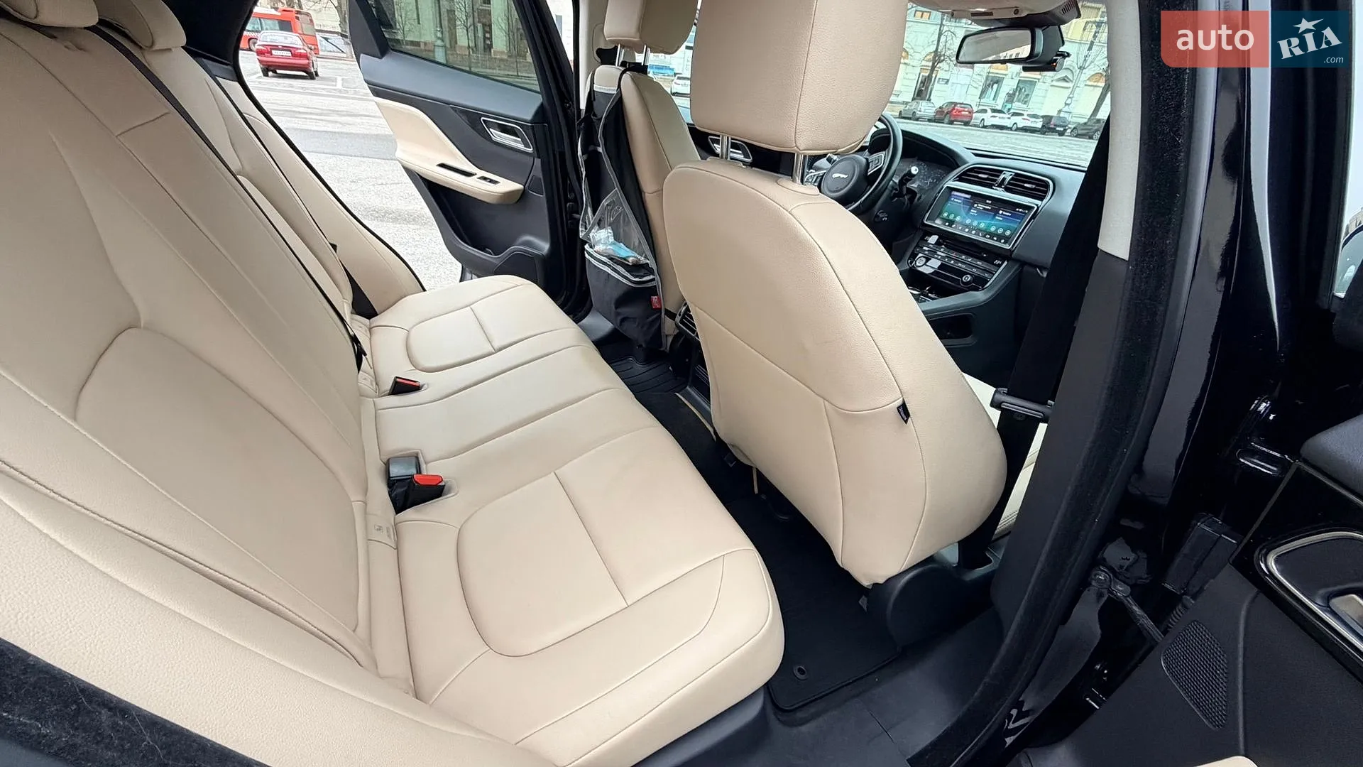 2017 Jaguar F-Pace - мініатюра 7