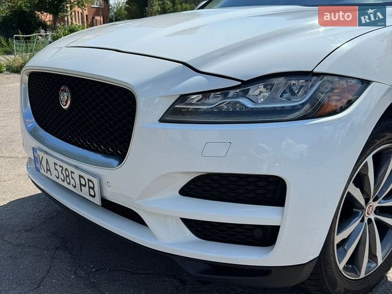 Позашляховик / Кросовер Jaguar F-Pace 2016 в Києві