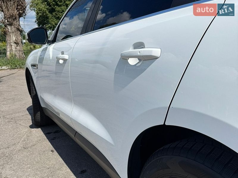 Позашляховик / Кросовер Jaguar F-Pace 2016 в Києві