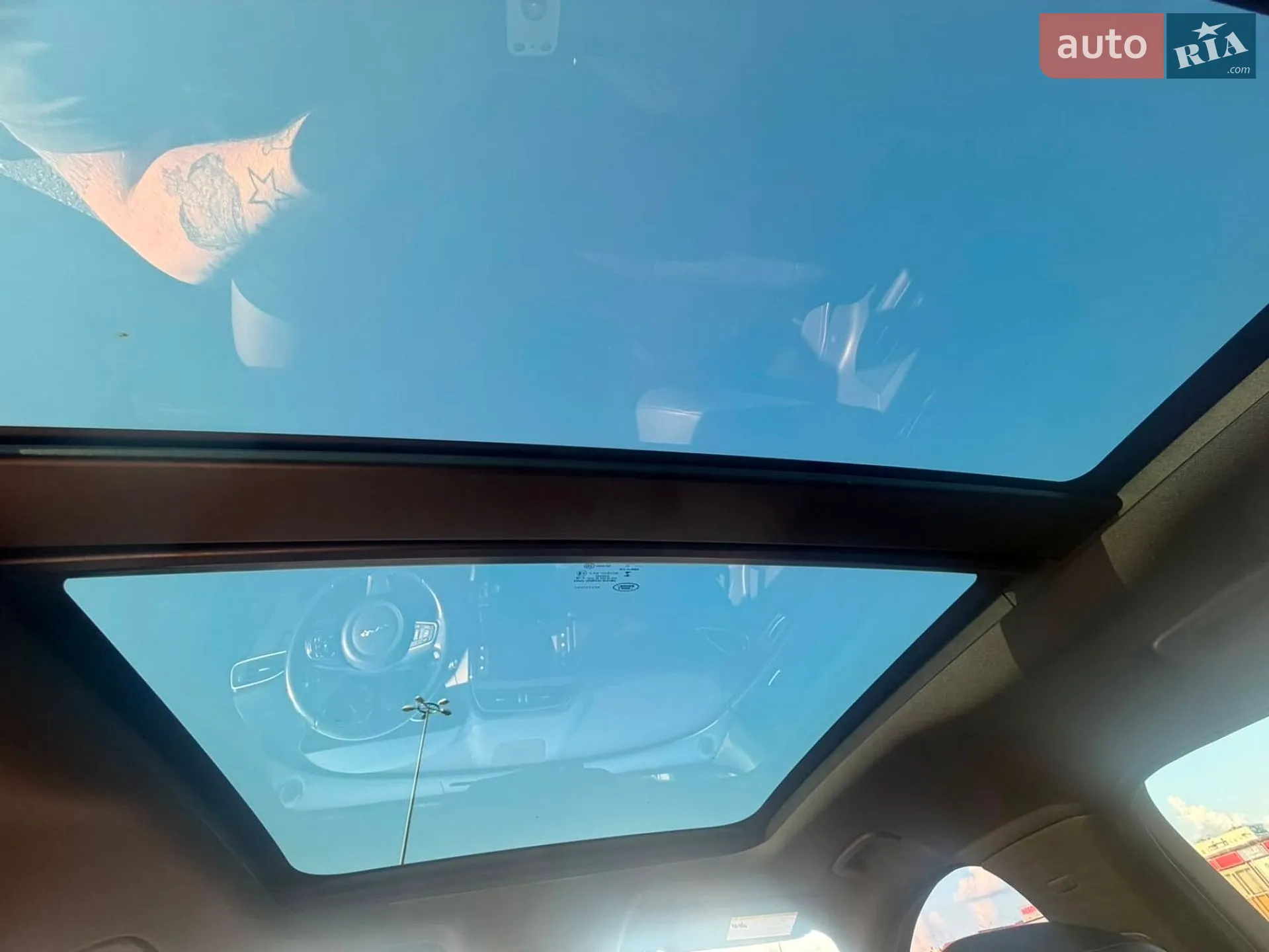 2017 Jaguar F-Pace - мініатюра 15