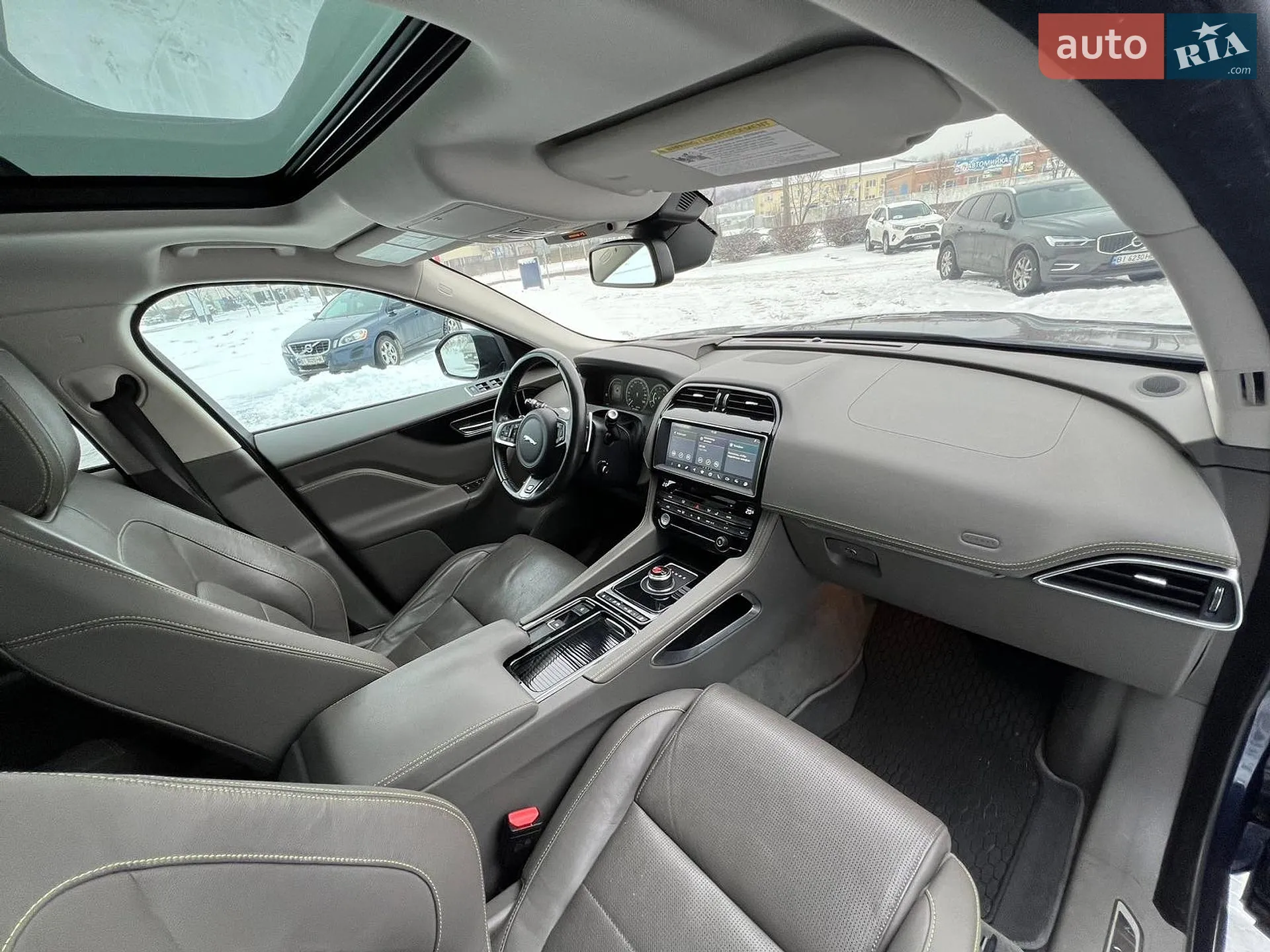 2017 Jaguar F-Pace - мініатюра 15