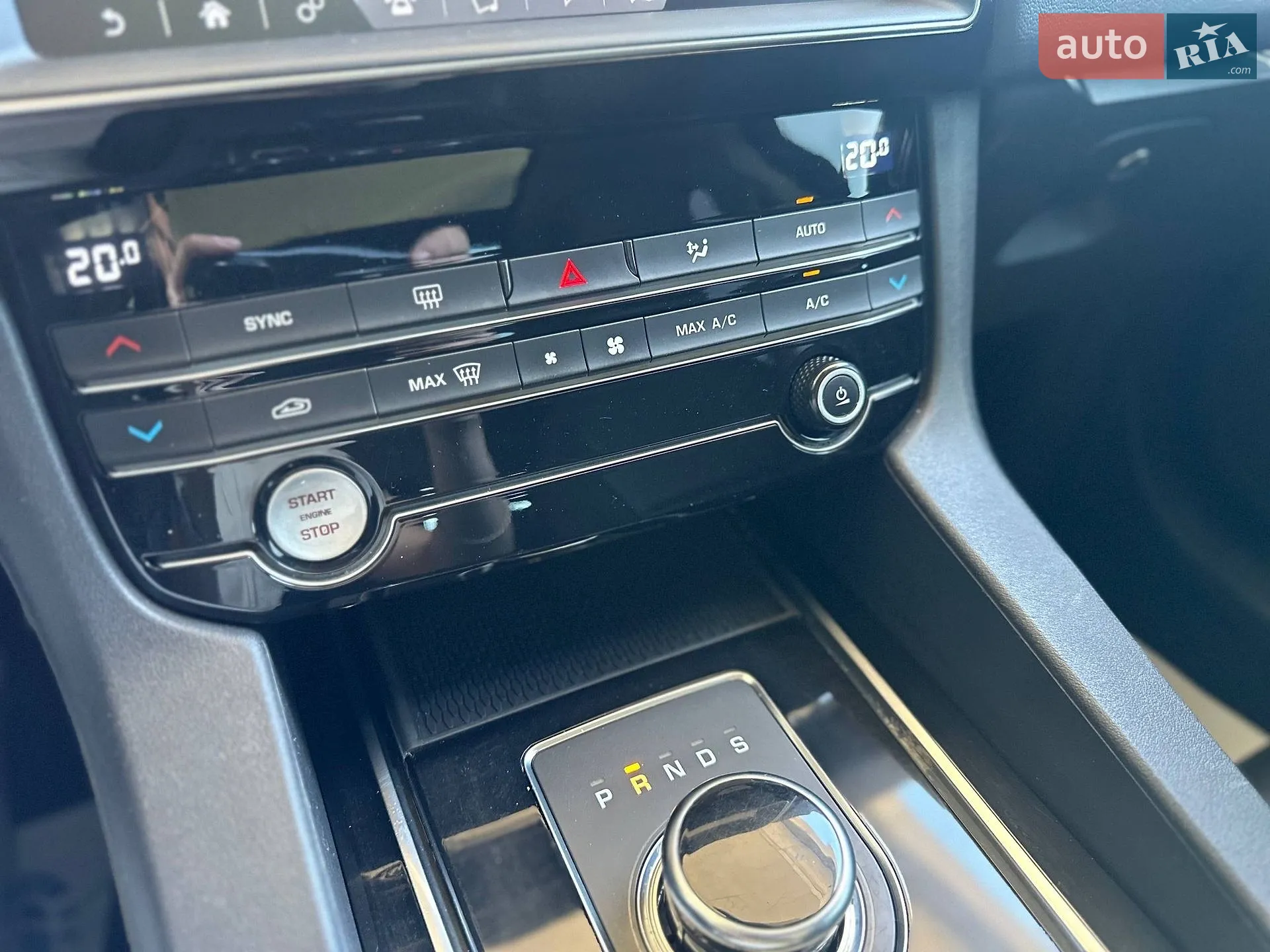 2018 Jaguar F-Pace - мініатюра 18