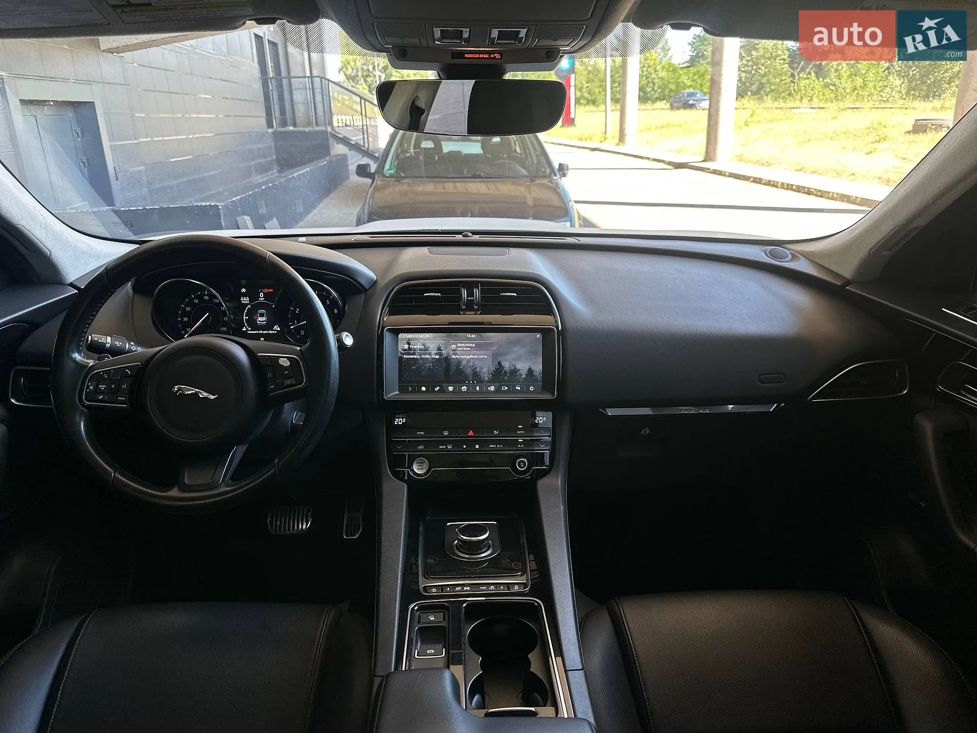 2018 Jaguar F-Pace - мініатюра 13