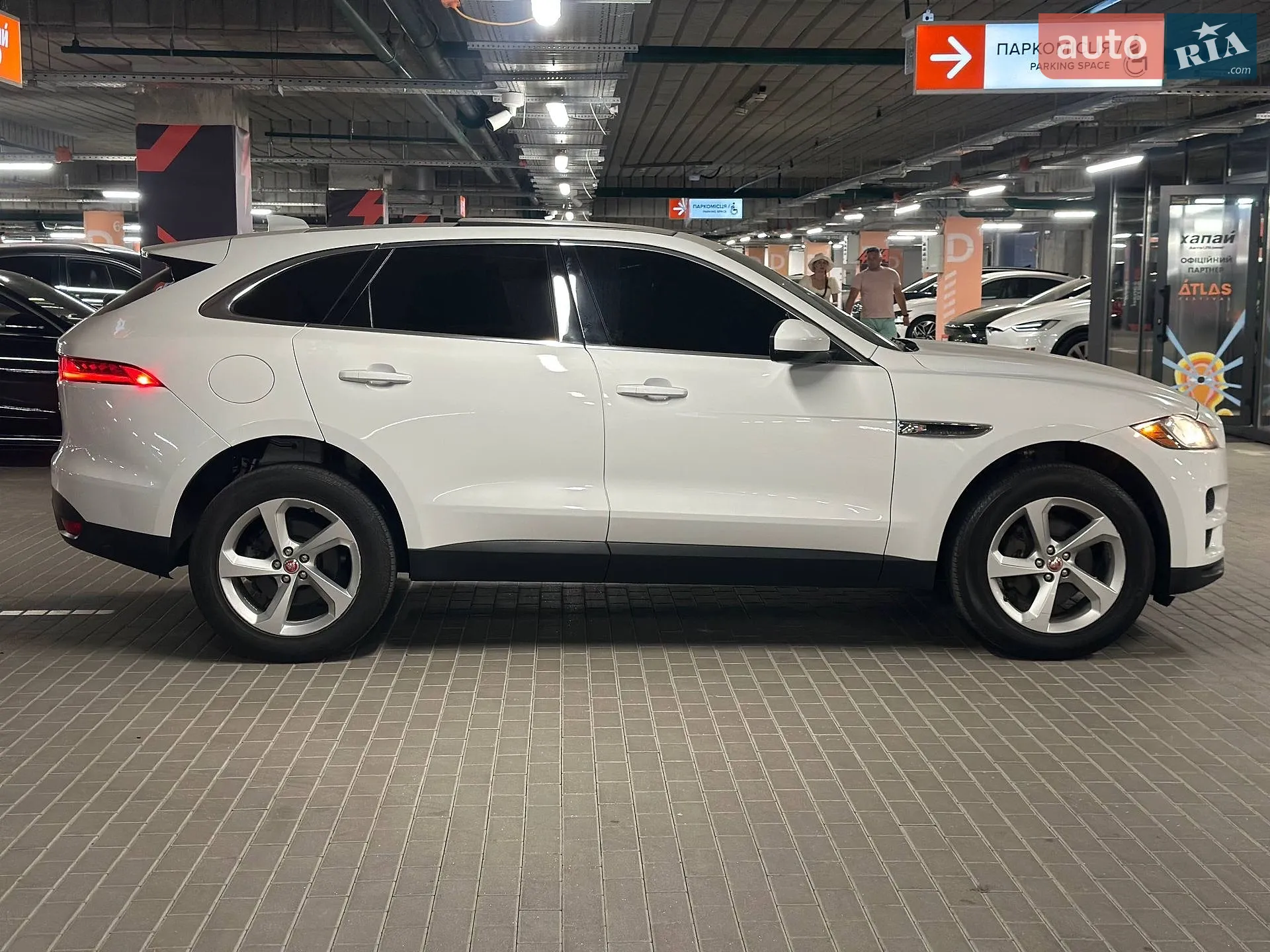 2018 Jaguar F-Pace - мініатюра 4