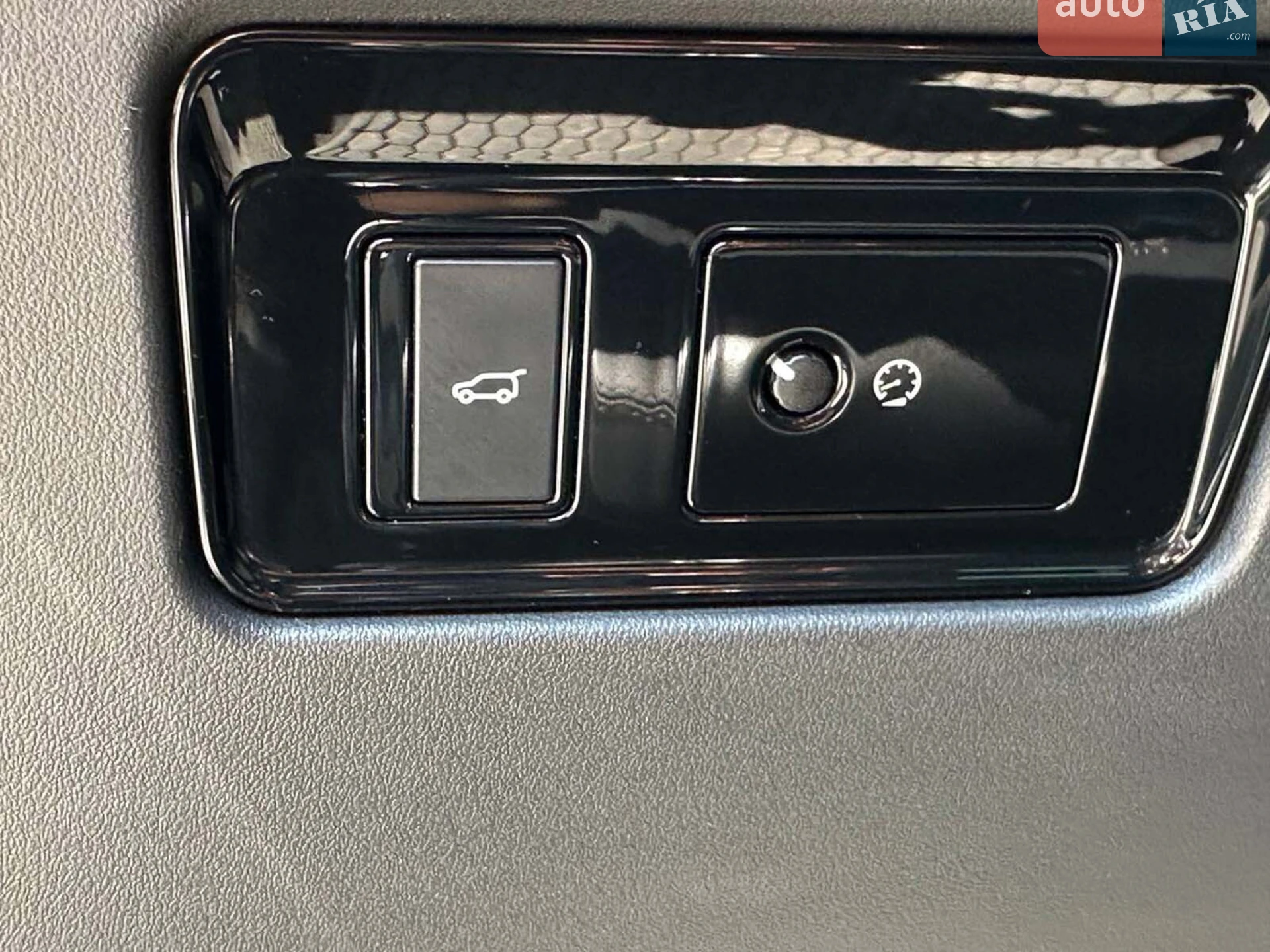 2016 Jaguar F-Pace - мініатюра 23