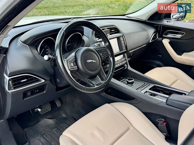 Внедорожник / Кроссовер Jaguar F-Pace 2017 в Киеве