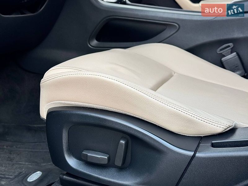 Внедорожник / Кроссовер Jaguar F-Pace 2017 в Киеве