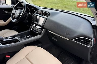 Внедорожник / Кроссовер Jaguar F-Pace 2017 в Киеве
