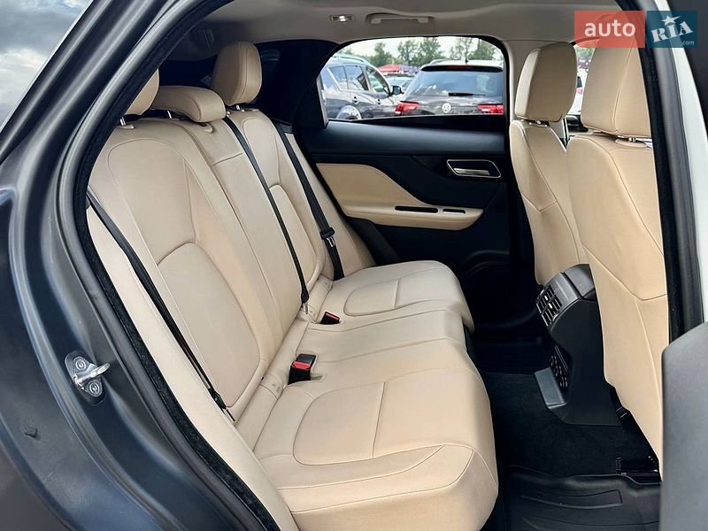Внедорожник / Кроссовер Jaguar F-Pace 2017 в Киеве