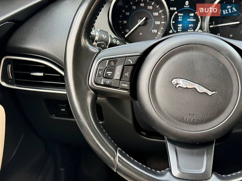 Внедорожник / Кроссовер Jaguar F-Pace 2017 в Киеве