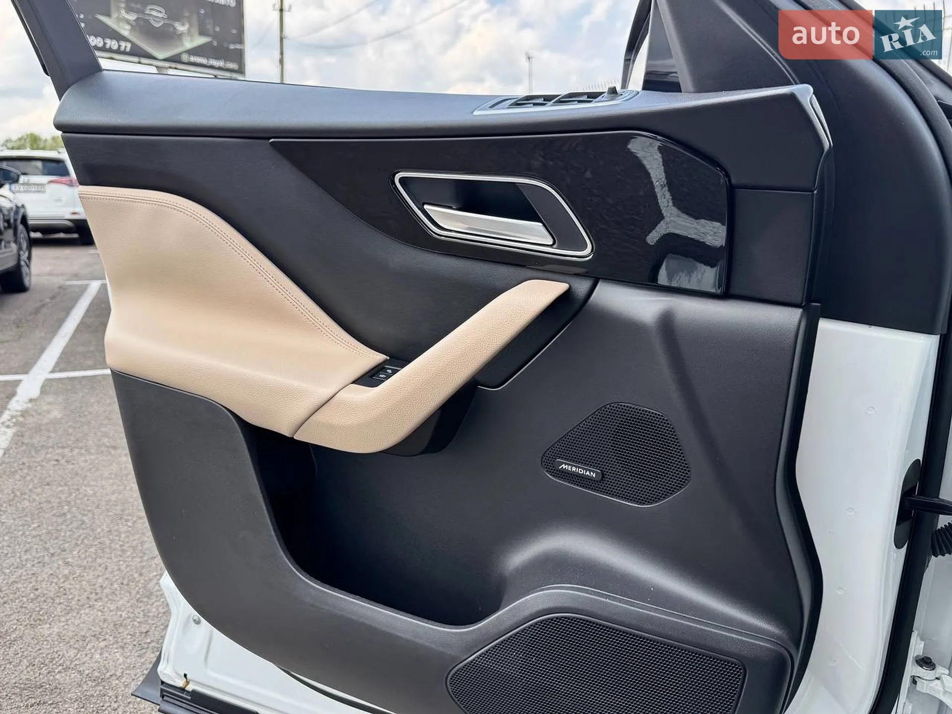 2017 Jaguar F-Pace - мініатюра 45