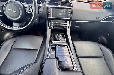Позашляховик / Кросовер Jaguar F-Pace 2017 в Києві