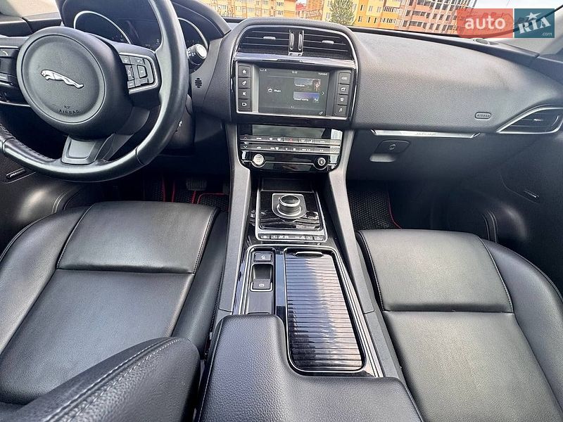 Позашляховик / Кросовер Jaguar F-Pace 2017 в Києві