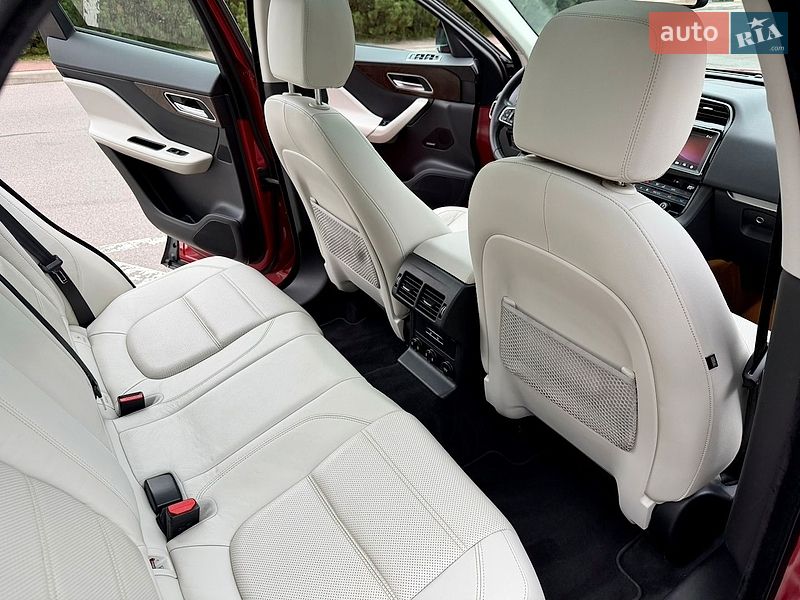 Позашляховик / Кросовер Jaguar F-Pace 2016 в Києві