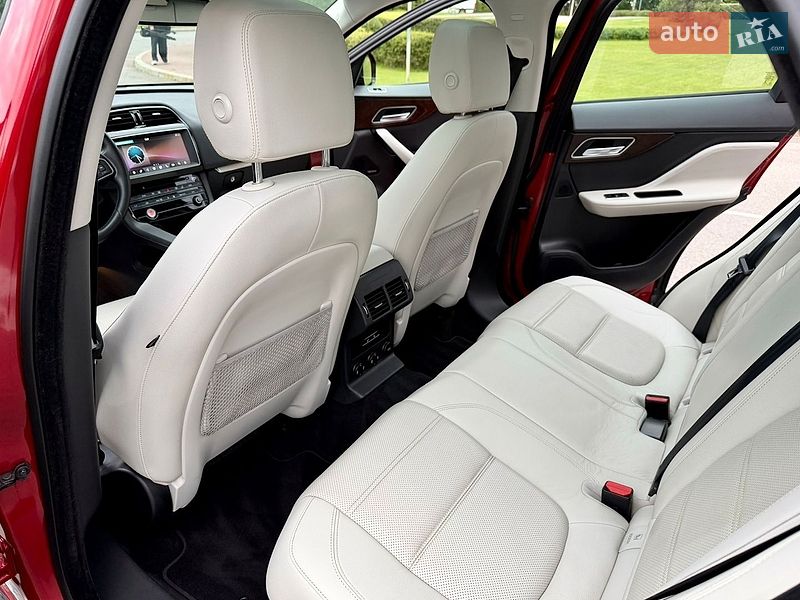 Позашляховик / Кросовер Jaguar F-Pace 2016 в Києві