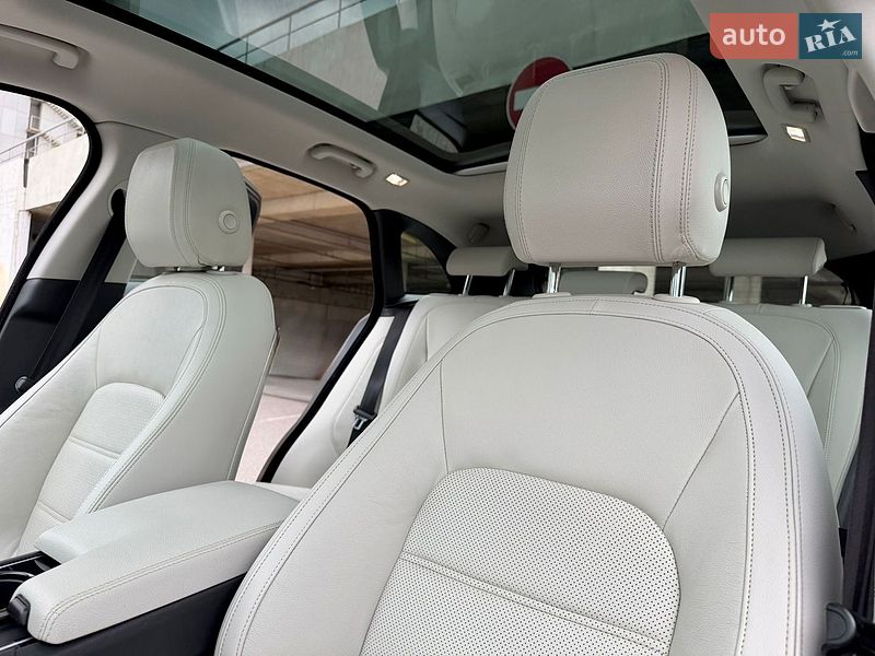 Позашляховик / Кросовер Jaguar F-Pace 2016 в Києві