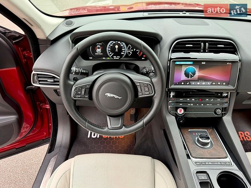 Позашляховик / Кросовер Jaguar F-Pace 2016 в Києві