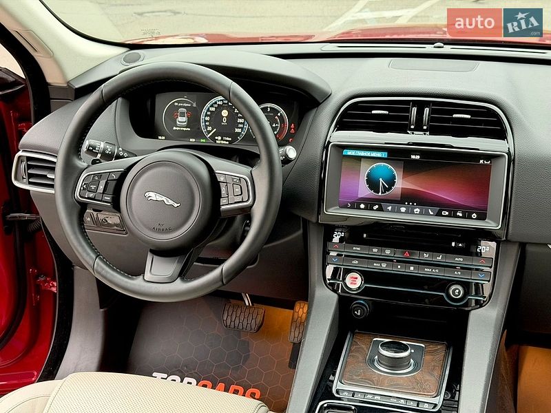 Позашляховик / Кросовер Jaguar F-Pace 2016 в Києві