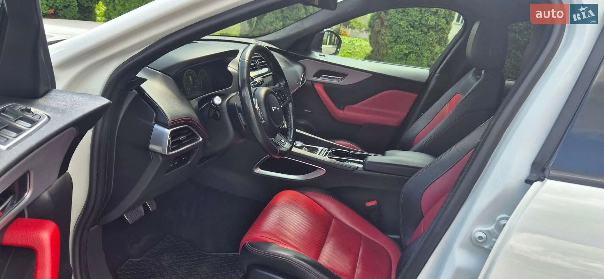2017 Jaguar F-Pace - мініатюра 30