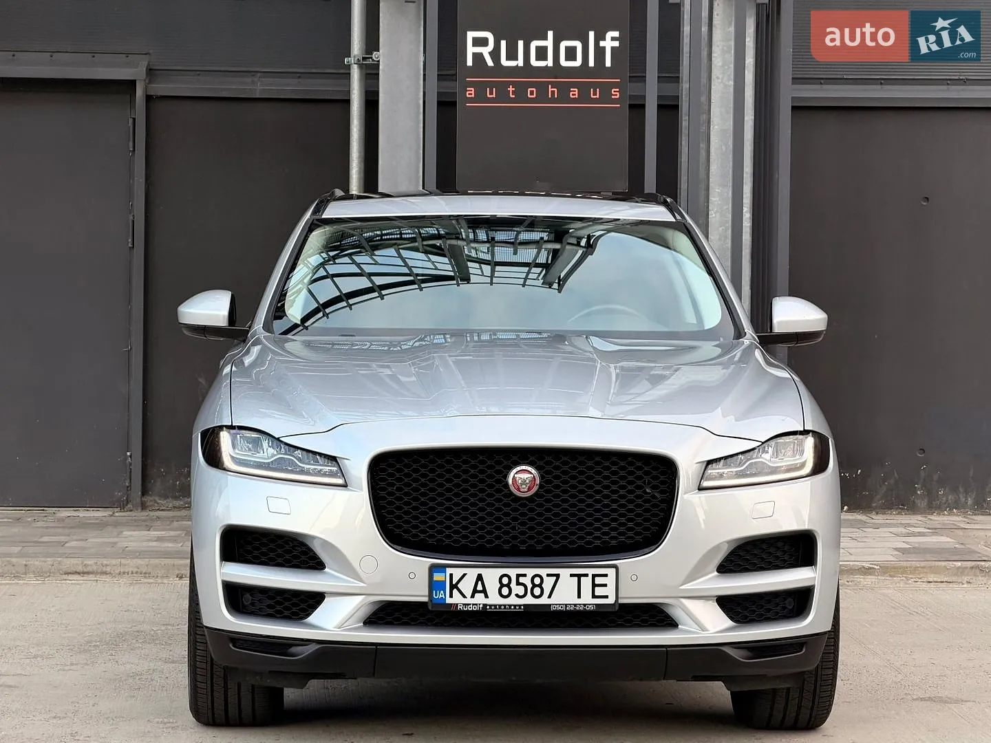 2017 Jaguar F-Pace - мініатюра 12