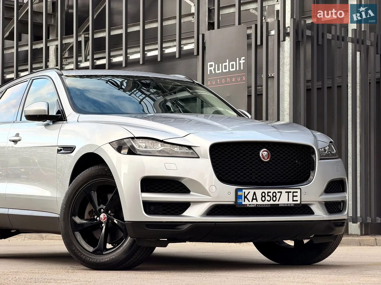 2017 Jaguar F-Pace - мініатюра 13